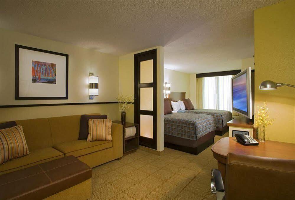 Hyatt Place Dulles Airport South